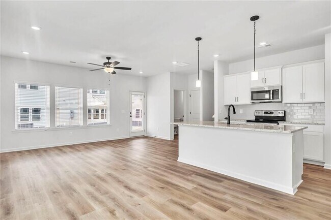 Foto del edificio - 374 Mountain Blvd S