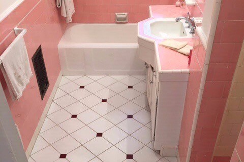 Full Bth/ Sep. Shower - 8616 McConnell Ave