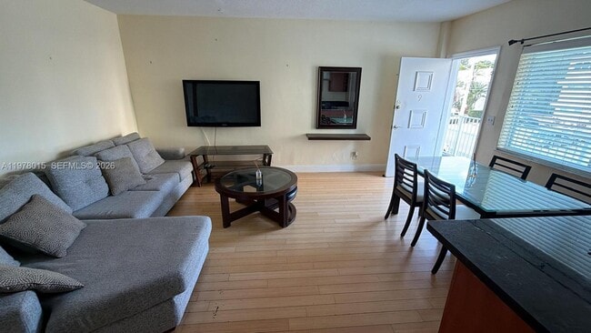 Foto del edificio - 10101 W Bay Harbor Dr