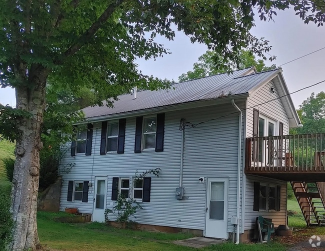 Building Photo - 96 Ponder St
