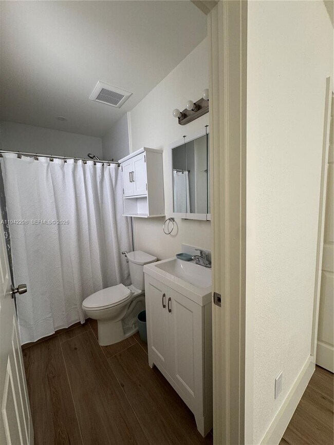 Foto del edificio - 1810 SW 93rd Ct