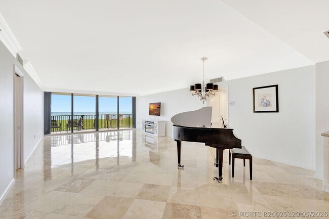 Building Photo - 400 S Beach Rd