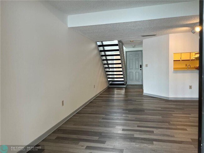 Foto del edificio - 5200 NW 31st Ave