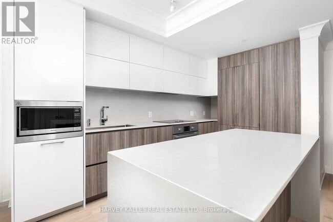 Building Photo - 151 Avenue Rd