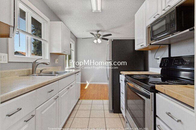 Upper Level 2-Bedroom in Highland – Deck, ... - Upper Level 2-Bedroom in Highland – Deck, ... Apartment