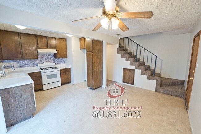 Building Photo - SW- condo 3bed-1.5 bath