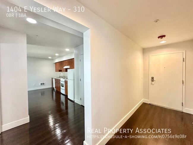 Building Photo - 1404 E Yesler Wy