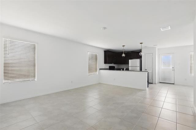 Building Photo - 1364 Beach Dr