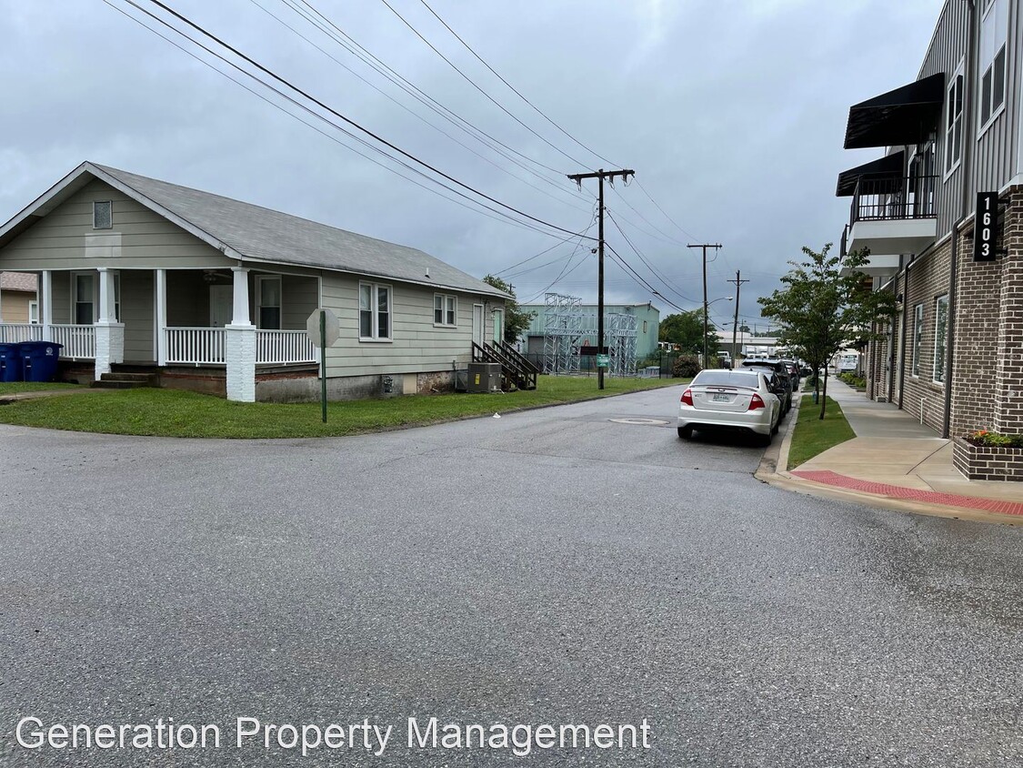 Primary Photo - 3 br, 2 bath House - 1000 E 16th Street