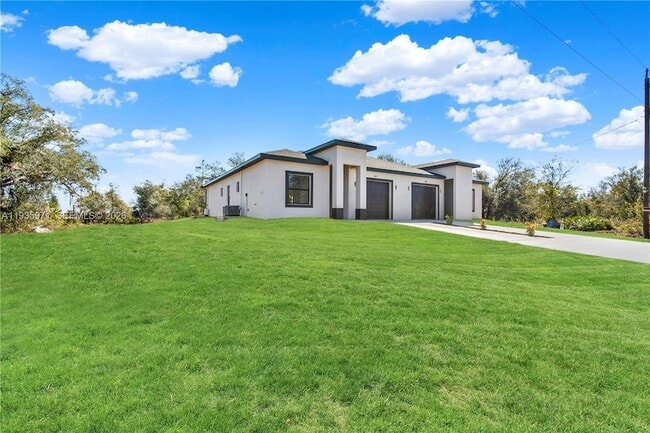 Building Photo - 66 Organ St