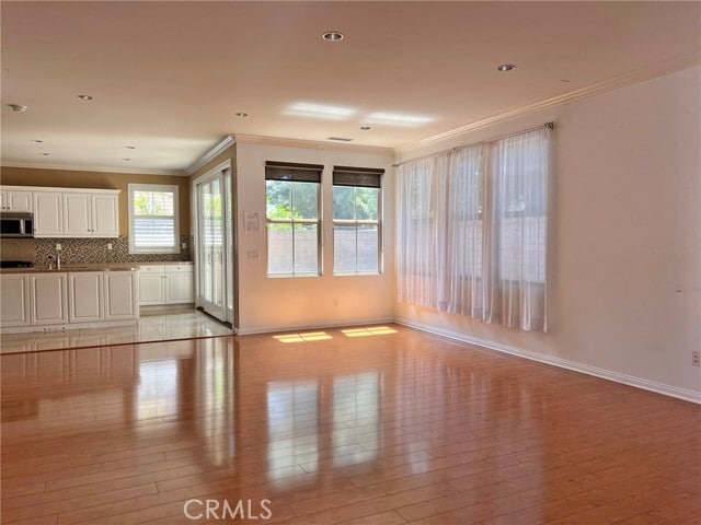 Building Photo - 49 Calypso
