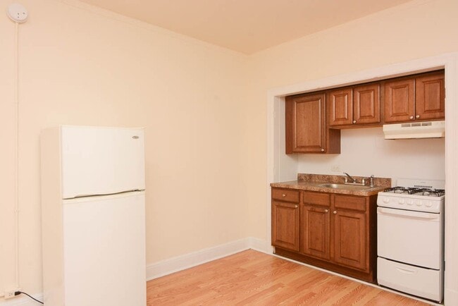 Foto del edificio - 3335 W Diversey Ave