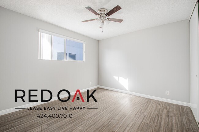 Foto del edificio - 12737 Moorpark St