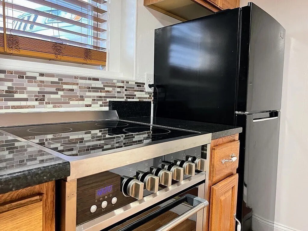 Foto principal - 47 Bickford Ave
