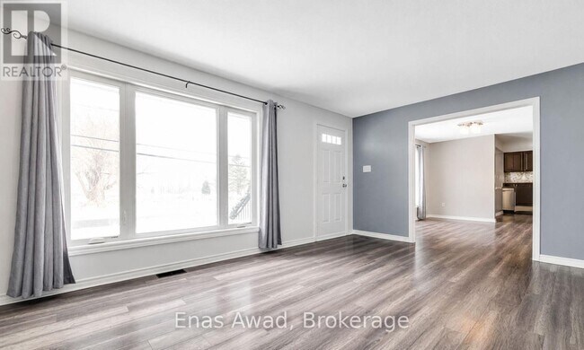 Building Photo - 2490 Mer-Bleue Rd