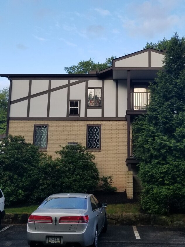 1005 Thornberry Dr, Pittsburgh, PA 15237 Condo for Rent in Pittsburgh