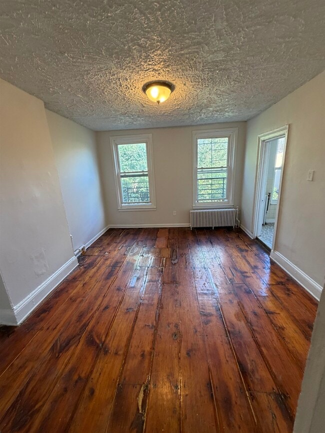 Building Photo - 642 Jersey Ave