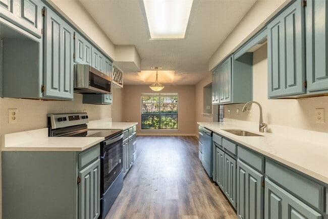 Building Photo - 5201 Rustle Leaf Dr