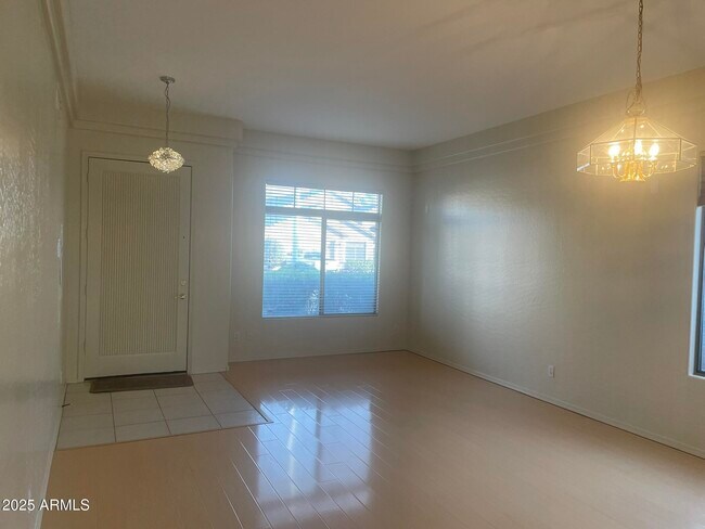 Foto del edificio - 2165 W Olive Way