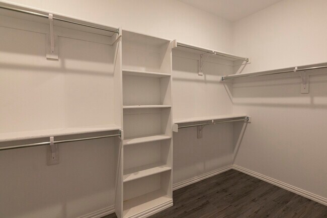 Foto del edificio - 1470 Lakebrook Dr