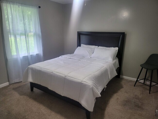 Foto del edificio - 106 Sunnybrook Ct
