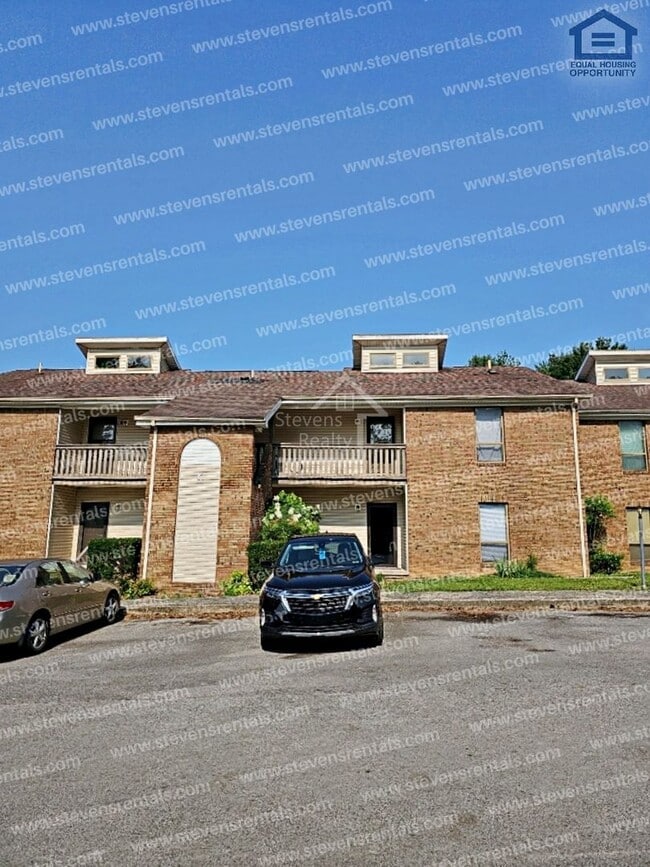 Building Photo - 419 Oriole Dr