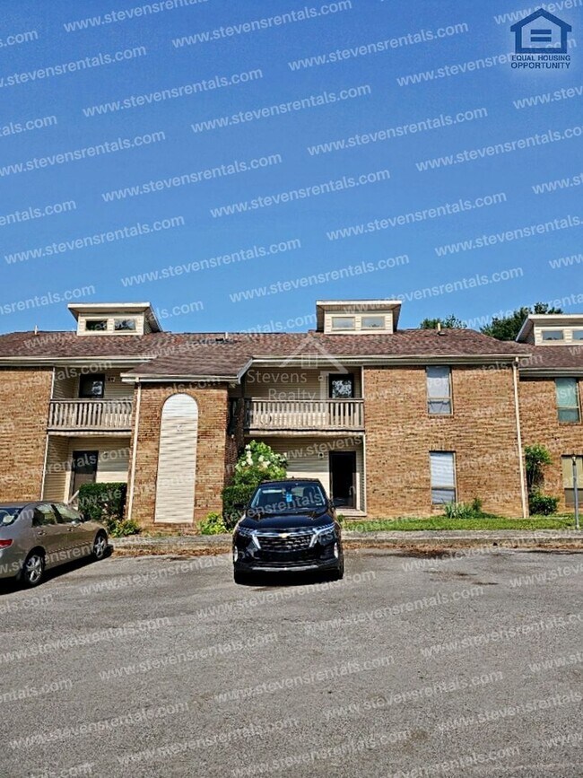 Foto del edificio - 419 Oriole Dr