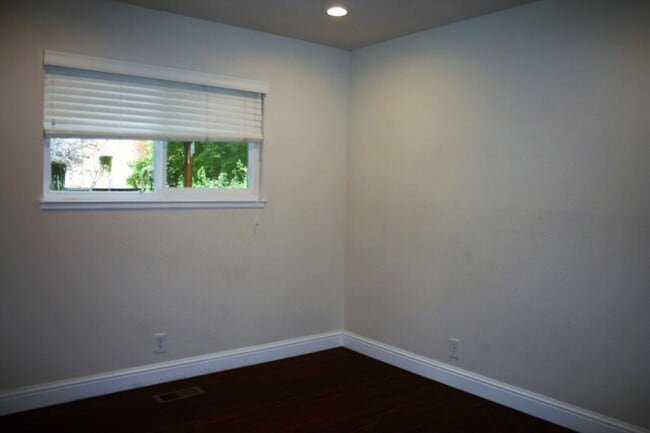Building Photo - 1766 Bethany Ave