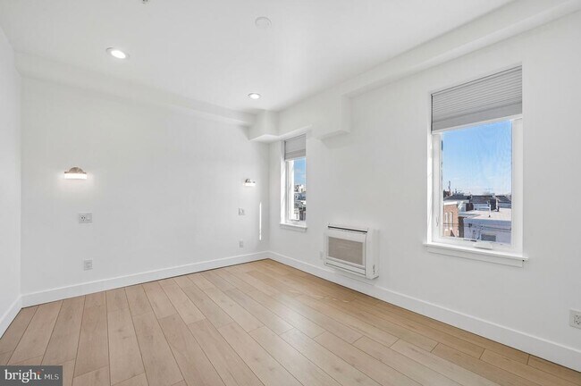 Building Photo - 633 N 64th St