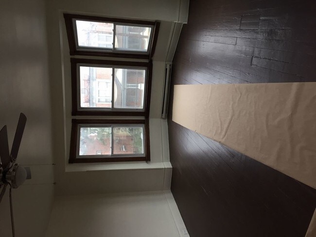 Building Photo - 538 W Orange St