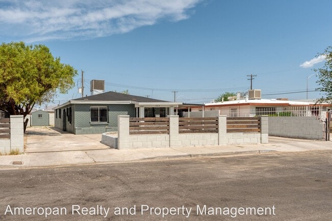 Building Photo - 5 br, 2 bath House - 1204 I St