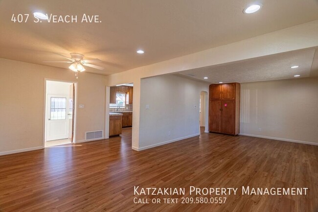 Building Photo - Updated 2-Bedroom 1-Bath Single Story Mant...