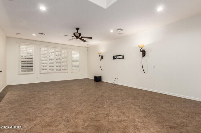 Foto del edificio - Gorgeous 4 Bed 3 Bath 3.5 Car home + Den + Loft + Solar + SPA in Stetson Valley community in Nort...