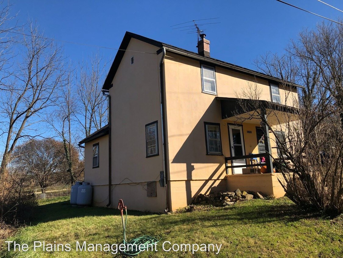 Primary Photo - 3 br, 1 bath House - 6421 Ashby Lane Unit 4