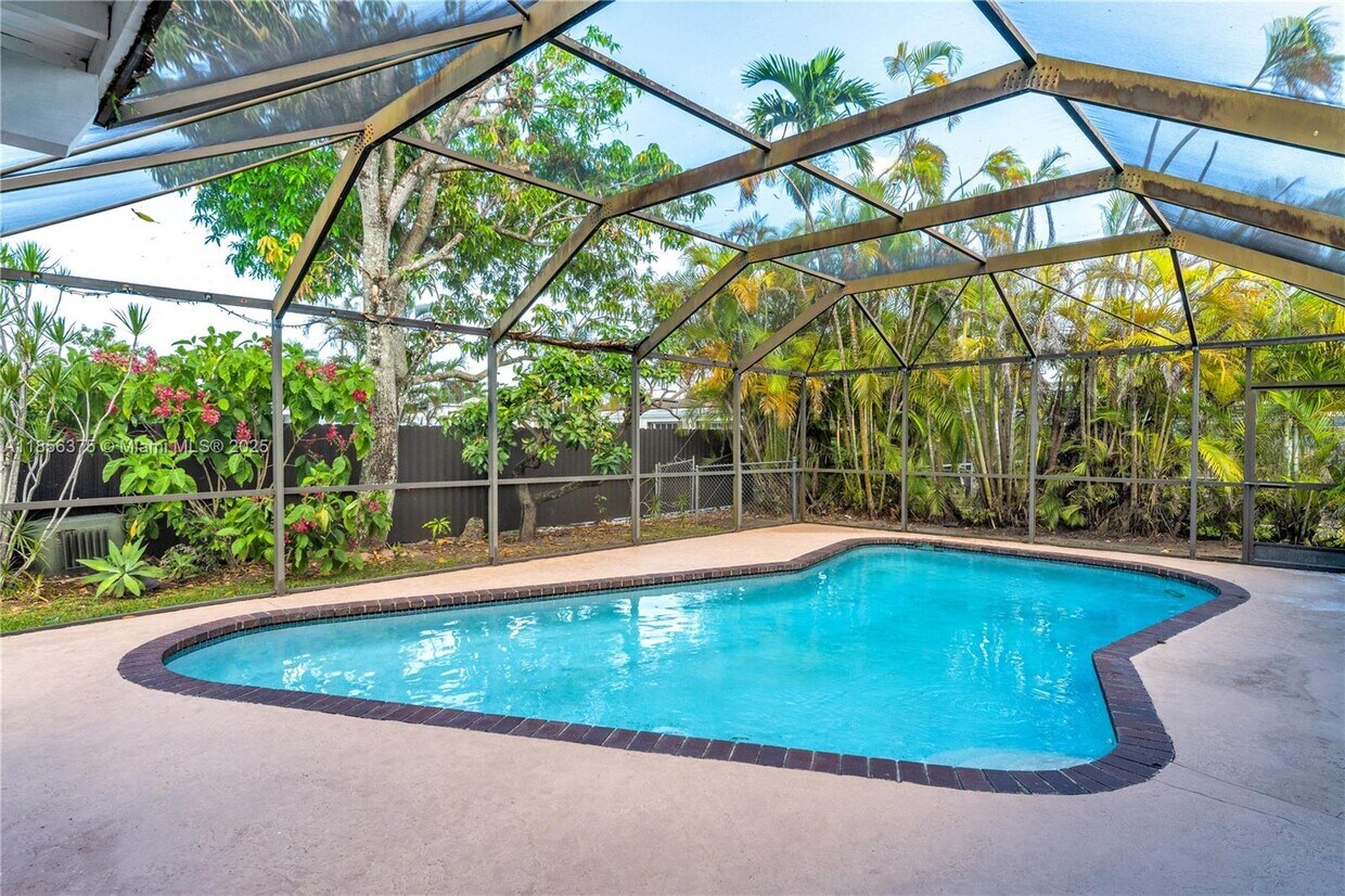 Primary Photo - 7621 SW 146th Ave