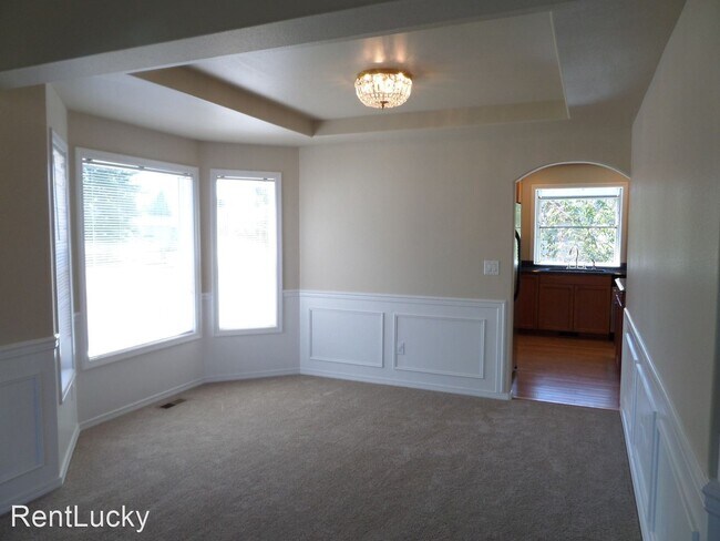 Building Photo - 3 br, 2.5 bath House - 18835 104th Pl. SE