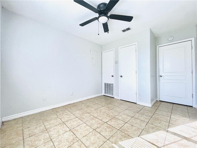 Foto del edificio - 3304 N Palm Leaf Cir