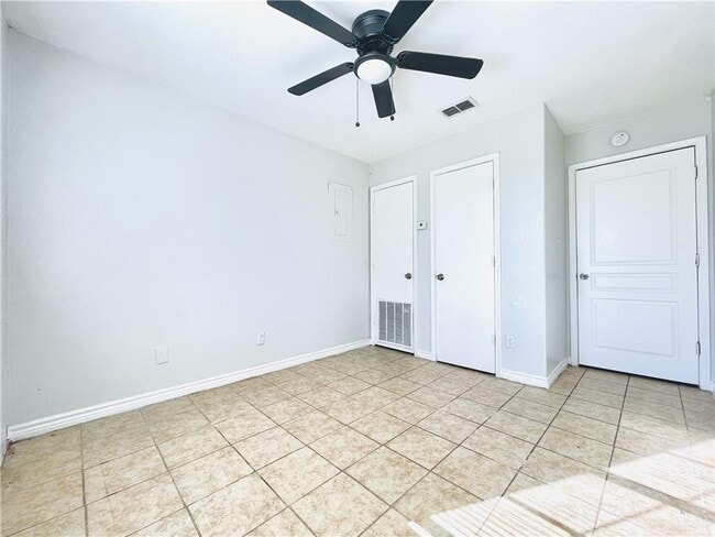 Building Photo - 3304 N Palm Leaf Cir