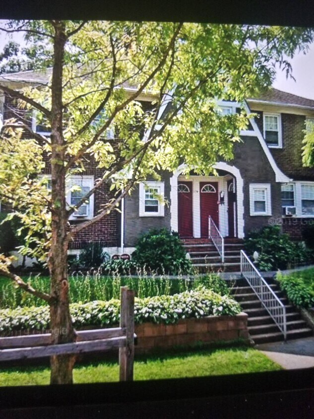 Primary Photo - 174 Goodwin Ave