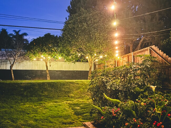 Building Photo - 406 S Irena Ave