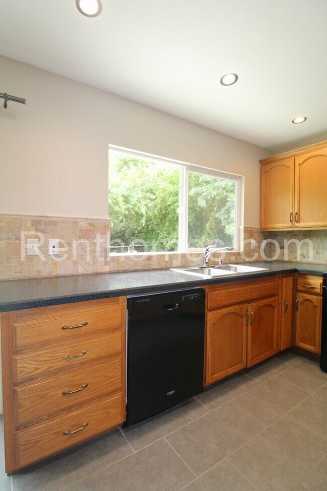 Foto del edificio - 13744 Fairgate Dr
