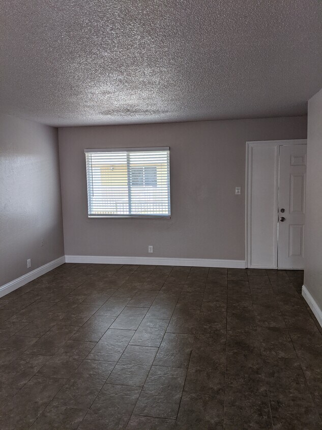 Primary Photo - 2266 W Princeton Ave