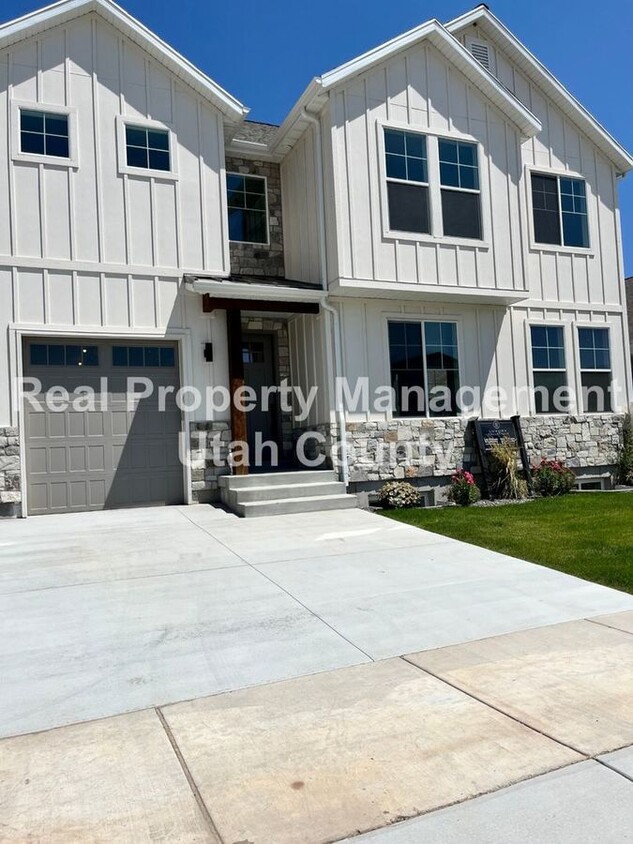 Primary Photo - 2425 Orchard Cir