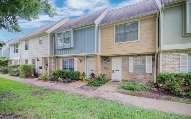 Building Photo - 8102 Amelia Rd