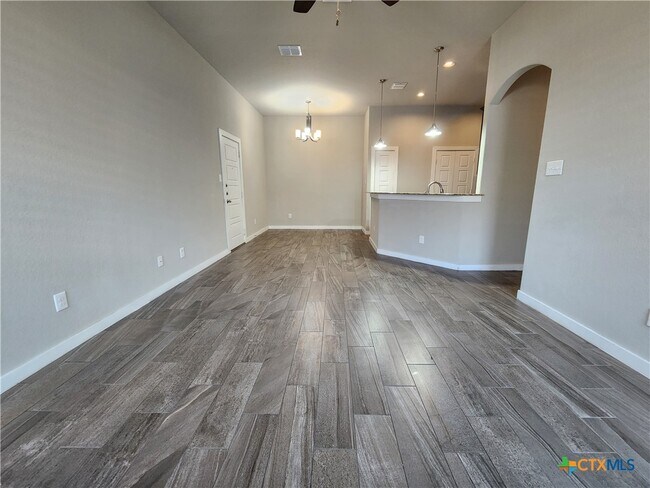 Foto del edificio - 530 Creekside Frst