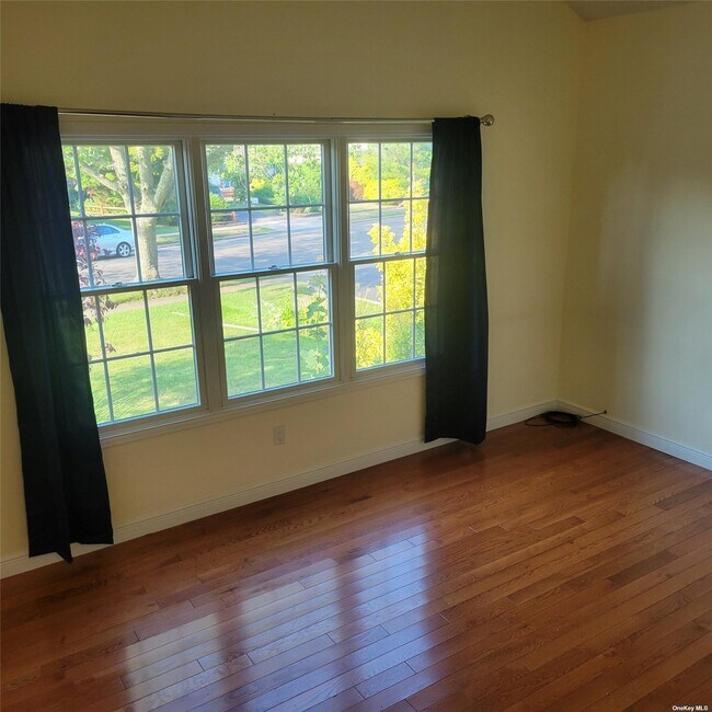 Foto del edificio - 4 Welsley Ln