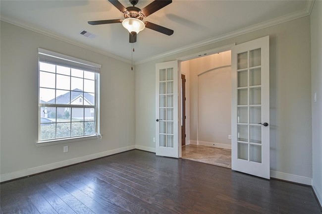 Building Photo - 20250 Aspenwilde Dr
