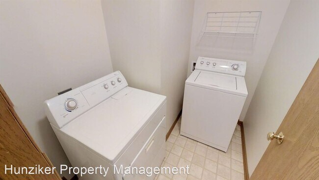 Building Photo - 2 br, 2 bath Apartment - 2410 Aspen 2410 A...