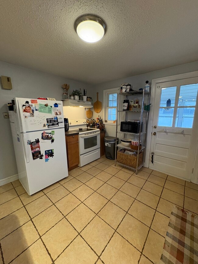 Foto del edificio - 94 Branford St