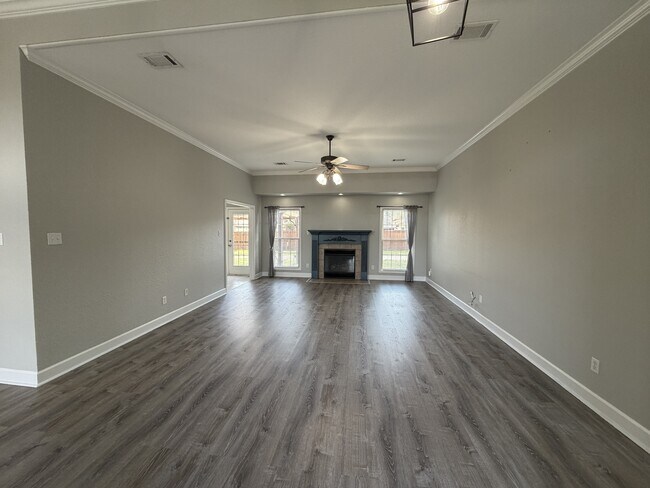 Foto del edificio - 11 Lakeview Ln